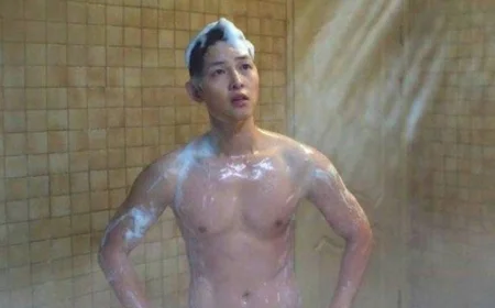 Arti Mimpi Orang Tua Telanjang: Super Canggung! Ini Firasat Aib atau Cuma Simbol Psikologis?